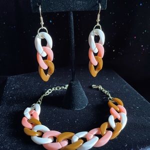 Matching chain bracelet and earrings set